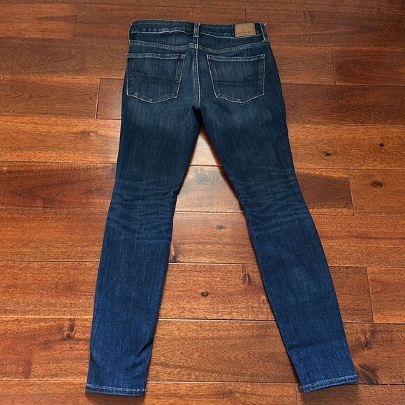 American Eagle Outfitters Blue Distressed  Hi-Rise Jegging  Size 6 short - Picture 9 of 11